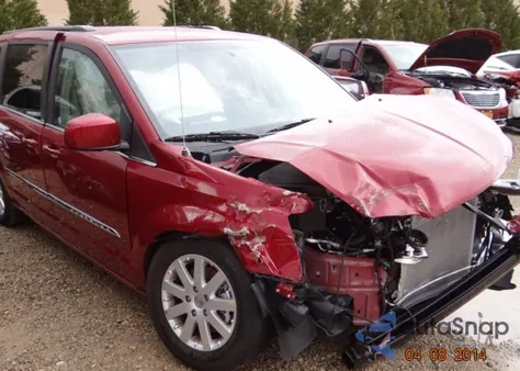 2014 Chrysler Town & Country Touring Ed from USA, damaged, VIN 2C4RC1BG2ER220686